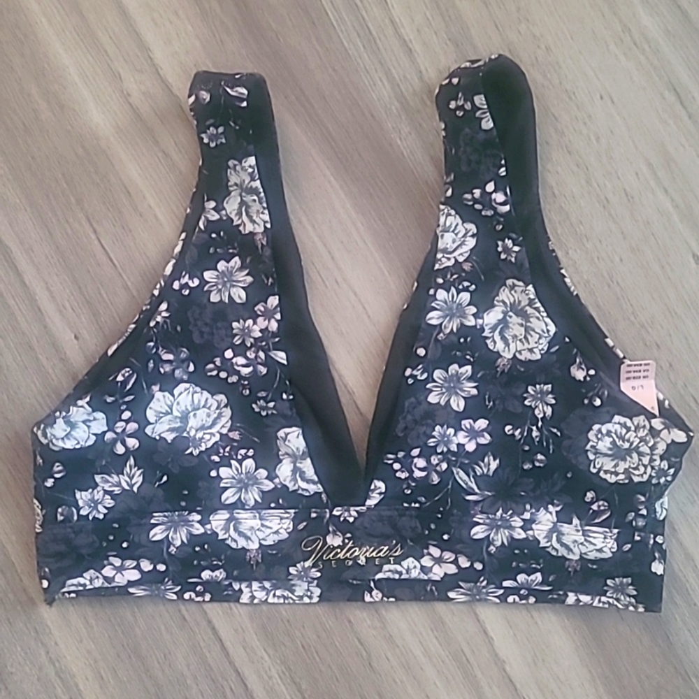 Victoria Secret Top - Picture 2 of 3